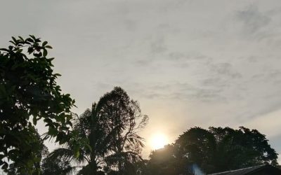 Langkah Kecil Menyambut Fajar di Batu Payung